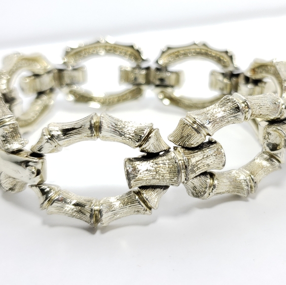 Lisner Jewelry - LISNER bamboo style bracelet
